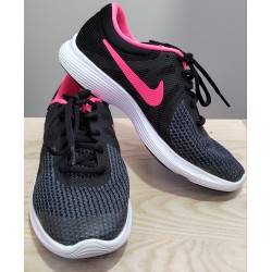 NIKE laisvalaikio kedai