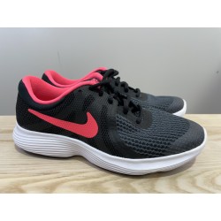 NIKE lengvi kedai